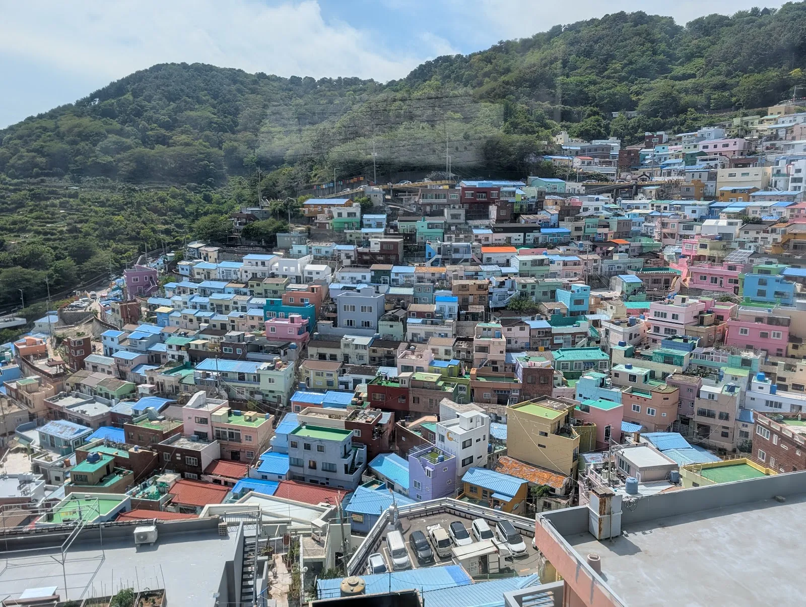 Las casas de colores de Gamcheon, en Busan, escalonadas por la ladera